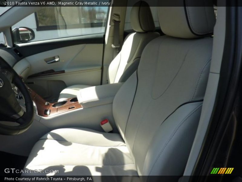 Magnetic Gray Metallic / Ivory 2010 Toyota Venza V6 AWD