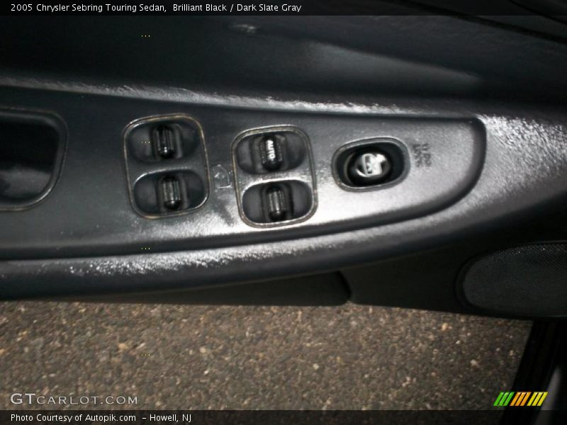 Brilliant Black / Dark Slate Gray 2005 Chrysler Sebring Touring Sedan