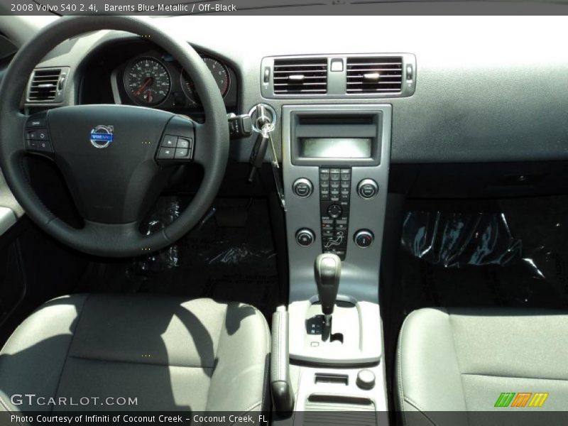 Barents Blue Metallic / Off-Black 2008 Volvo S40 2.4i