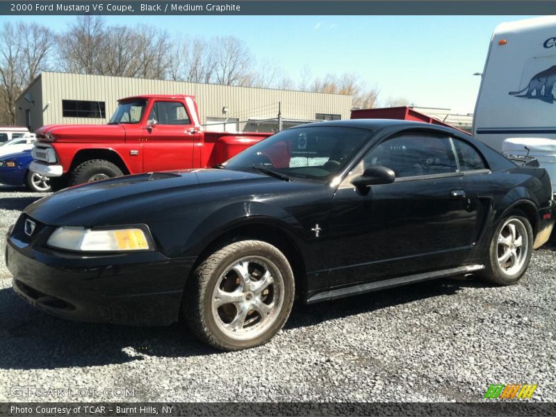 Black / Medium Graphite 2000 Ford Mustang V6 Coupe