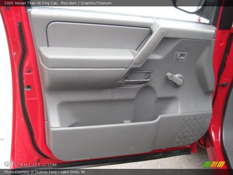 Red Alert / Graphite/Titanium 2005 Nissan Titan XE King Cab