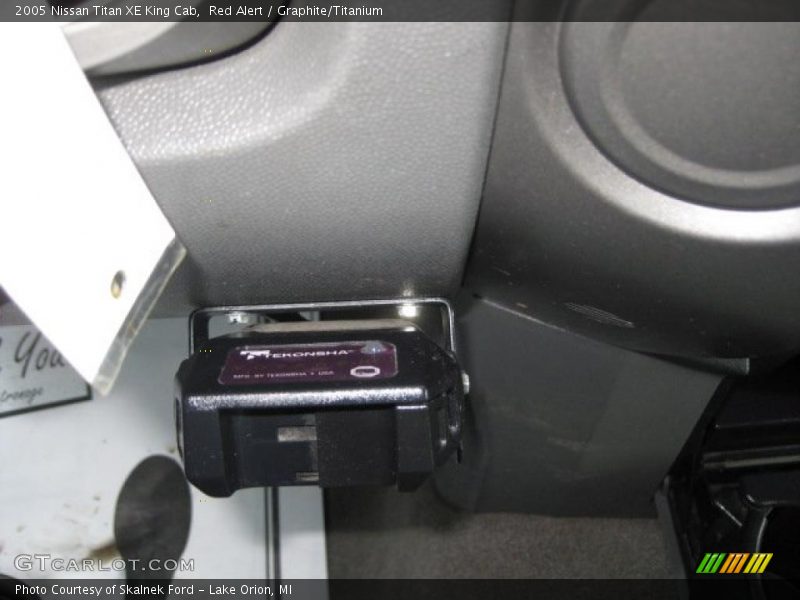 Red Alert / Graphite/Titanium 2005 Nissan Titan XE King Cab