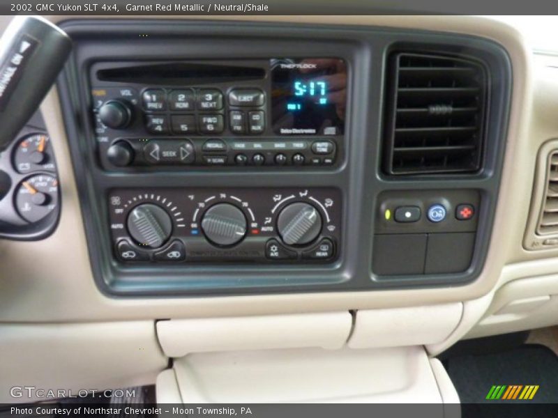 Controls of 2002 Yukon SLT 4x4