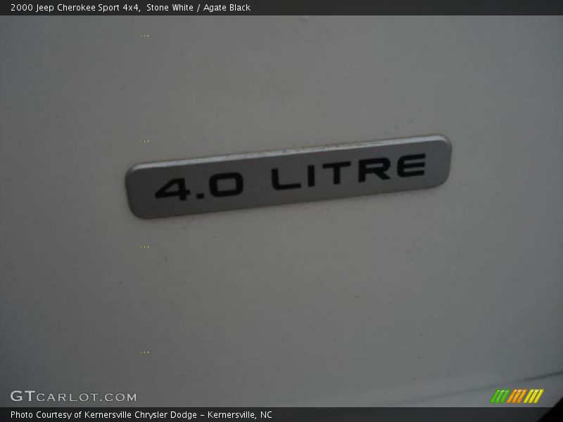 Stone White / Agate Black 2000 Jeep Cherokee Sport 4x4