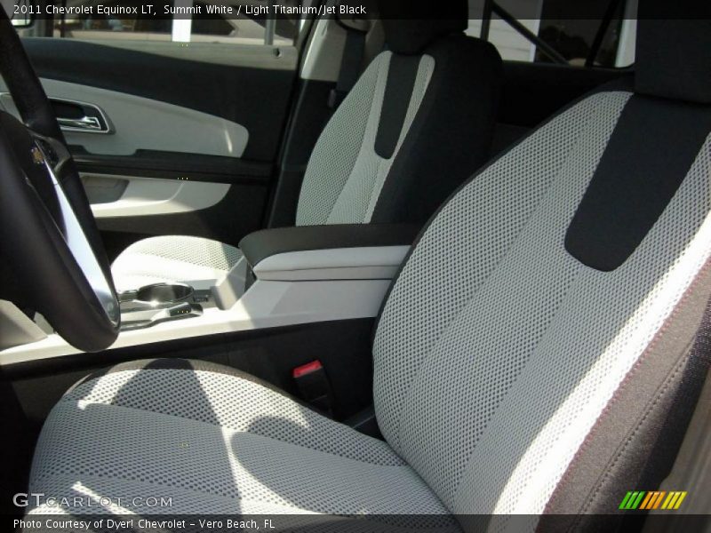Summit White / Light Titanium/Jet Black 2011 Chevrolet Equinox LT