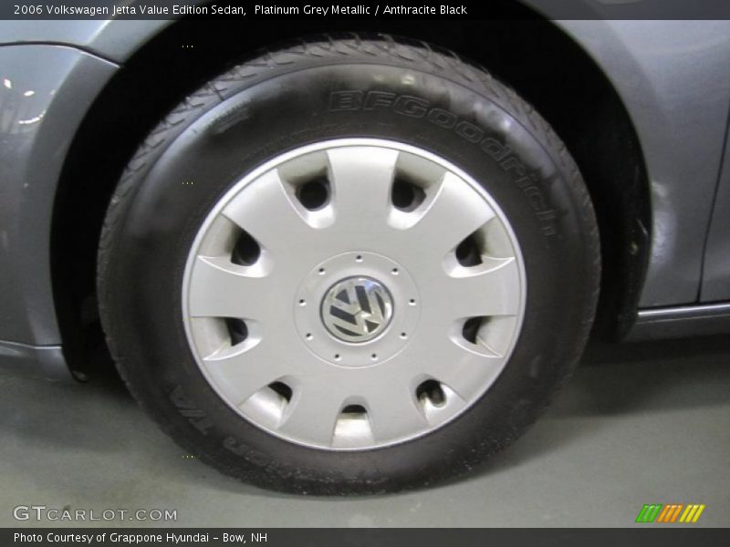 Platinum Grey Metallic / Anthracite Black 2006 Volkswagen Jetta Value Edition Sedan