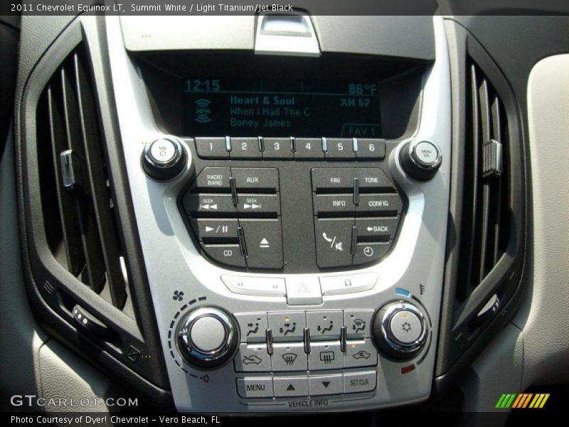 Summit White / Light Titanium/Jet Black 2011 Chevrolet Equinox LT
