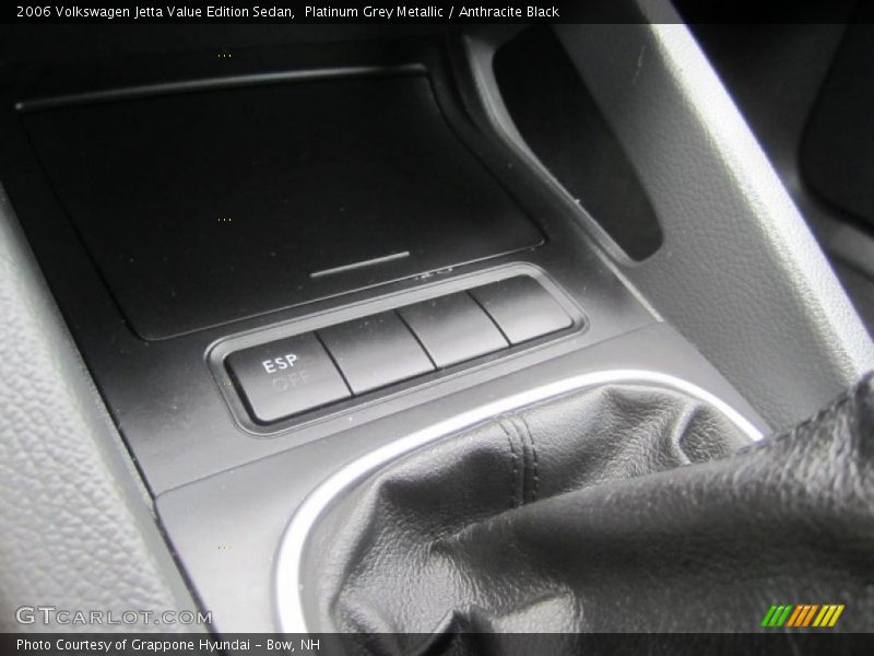 Platinum Grey Metallic / Anthracite Black 2006 Volkswagen Jetta Value Edition Sedan