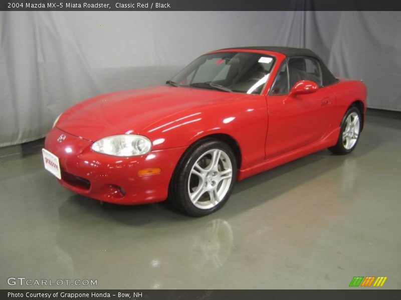 Front 3/4 View of 2004 MX-5 Miata Roadster