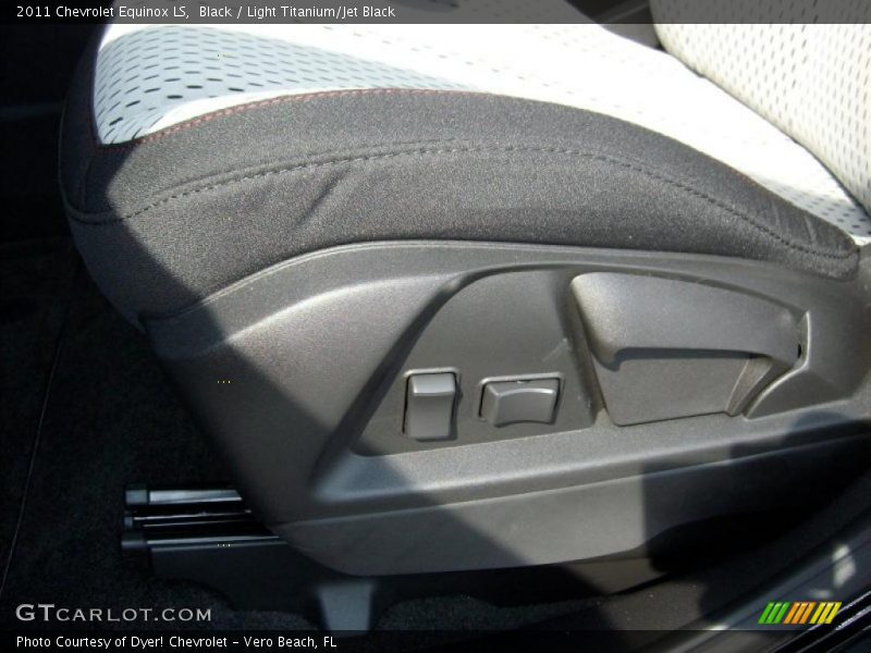 Black / Light Titanium/Jet Black 2011 Chevrolet Equinox LS