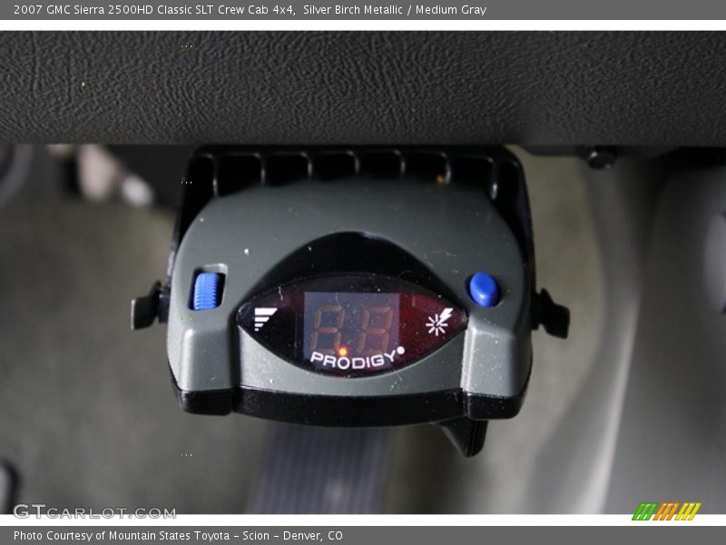 Silver Birch Metallic / Medium Gray 2007 GMC Sierra 2500HD Classic SLT Crew Cab 4x4
