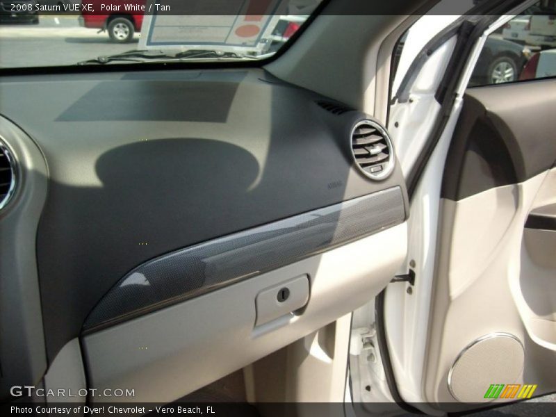 Polar White / Tan 2008 Saturn VUE XE