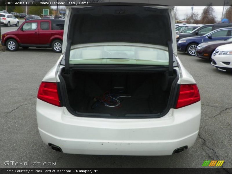 White Diamond Pearl / Camel 2005 Acura TL 3.2