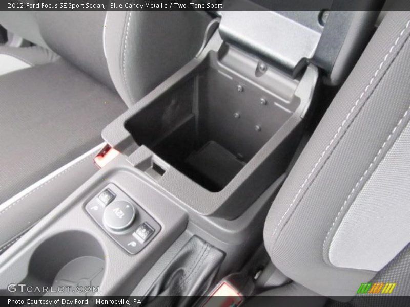 Blue Candy Metallic / Two-Tone Sport 2012 Ford Focus SE Sport Sedan