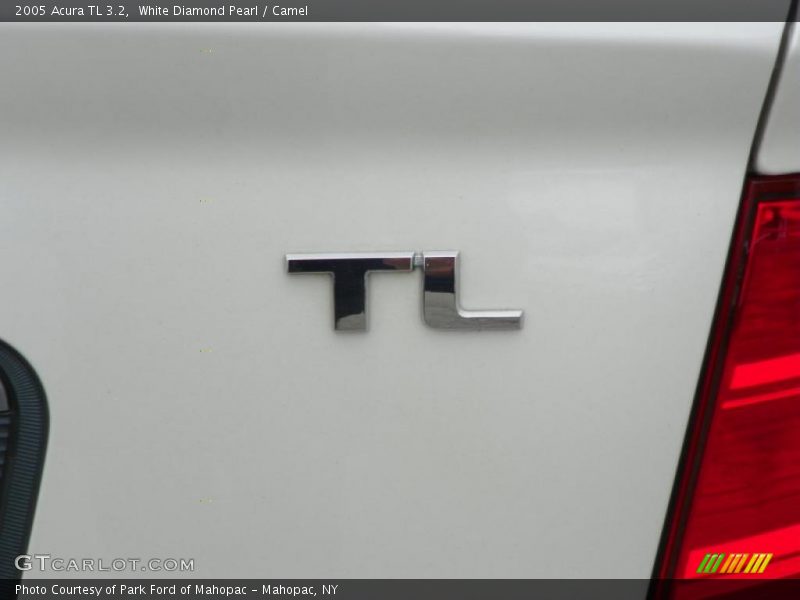 White Diamond Pearl / Camel 2005 Acura TL 3.2