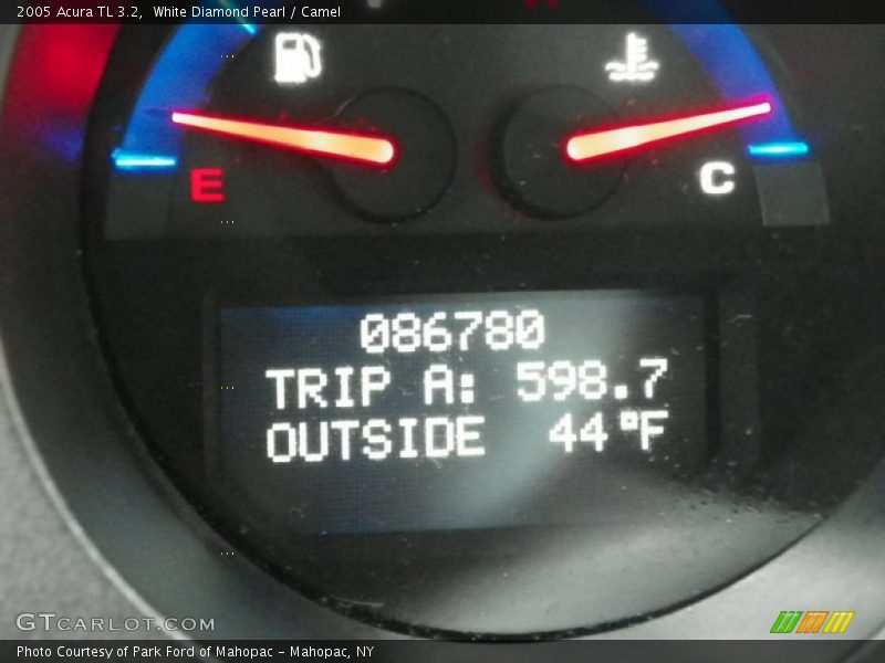 White Diamond Pearl / Camel 2005 Acura TL 3.2