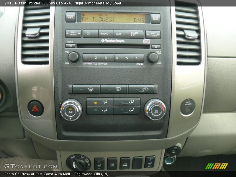 Controls of 2011 Frontier SL Crew Cab 4x4