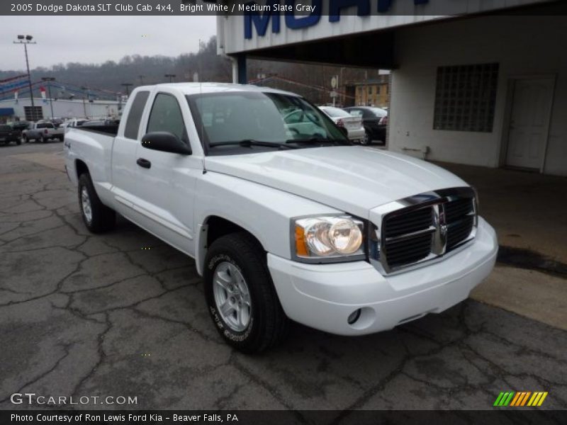 Bright White / Medium Slate Gray 2005 Dodge Dakota SLT Club Cab 4x4