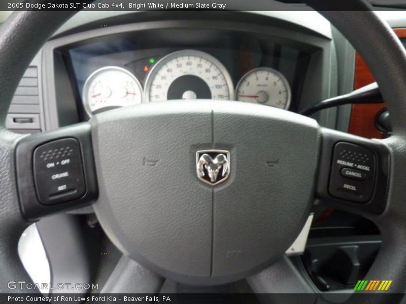 Bright White / Medium Slate Gray 2005 Dodge Dakota SLT Club Cab 4x4