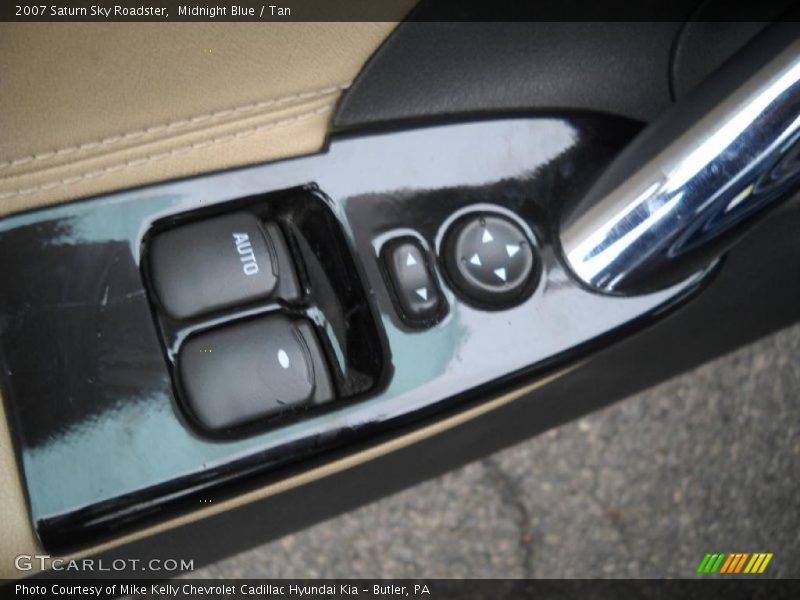 Midnight Blue / Tan 2007 Saturn Sky Roadster