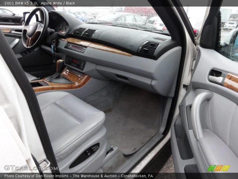 Alpine White / Black 2001 BMW X5 3.0i