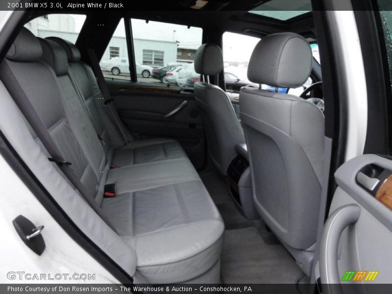 Alpine White / Black 2001 BMW X5 3.0i