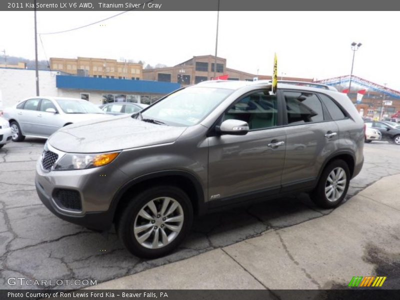 Titanium Silver / Gray 2011 Kia Sorento LX V6 AWD