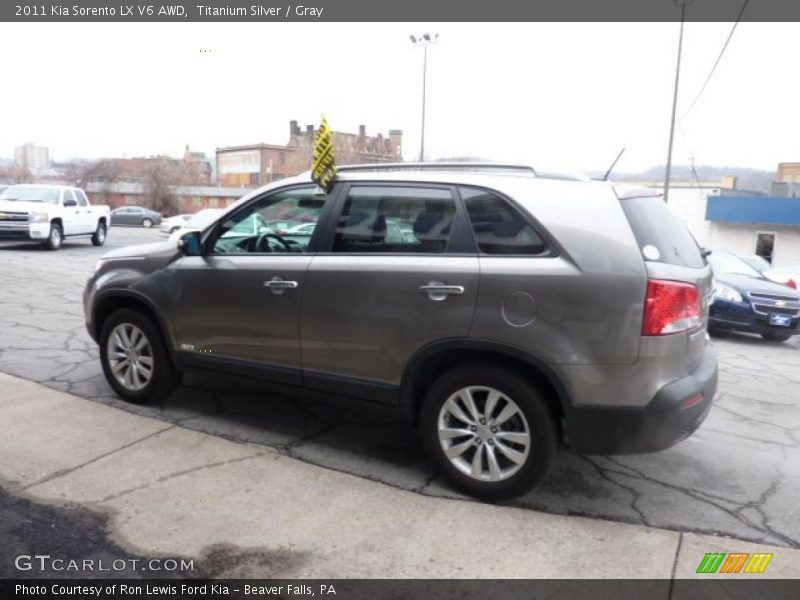 Titanium Silver / Gray 2011 Kia Sorento LX V6 AWD