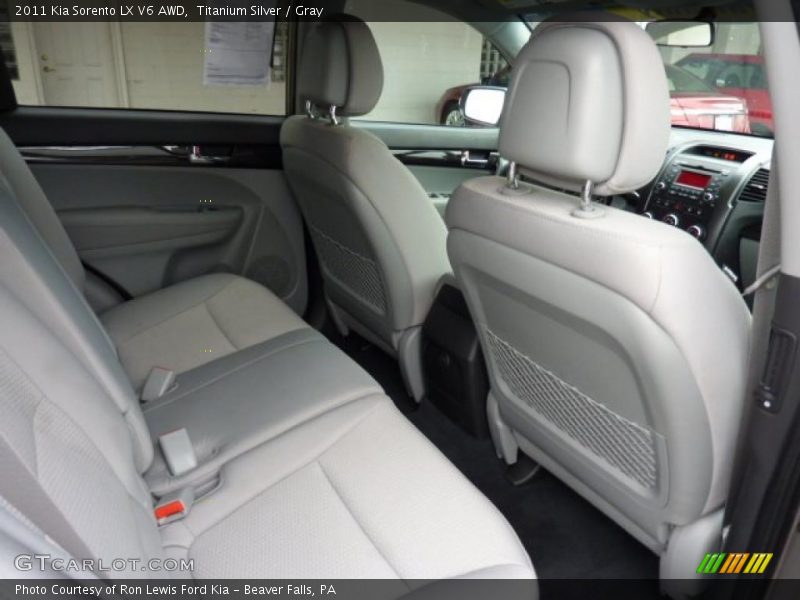 Titanium Silver / Gray 2011 Kia Sorento LX V6 AWD