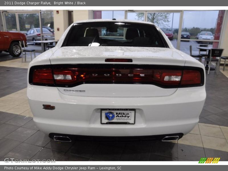 Bright White / Black 2011 Dodge Charger Rallye