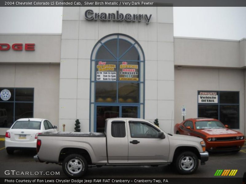 Silver Birch Metallic / Very Dark Pewter 2004 Chevrolet Colorado LS Extended Cab