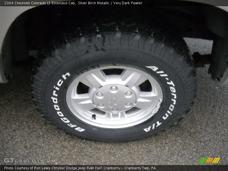 Silver Birch Metallic / Very Dark Pewter 2004 Chevrolet Colorado LS Extended Cab