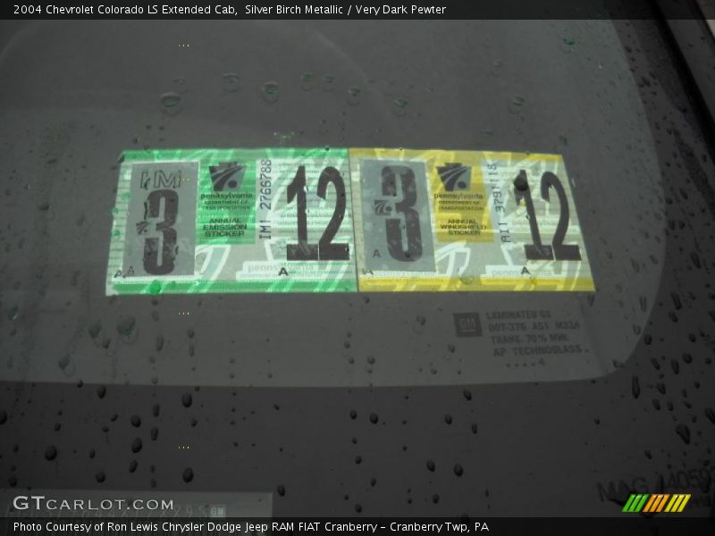 Silver Birch Metallic / Very Dark Pewter 2004 Chevrolet Colorado LS Extended Cab