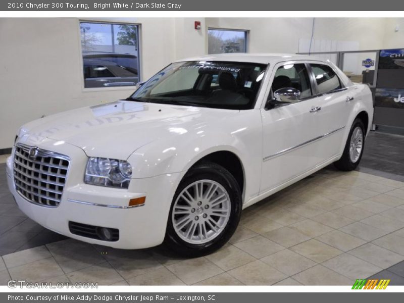 Bright White / Dark Slate Gray 2010 Chrysler 300 Touring