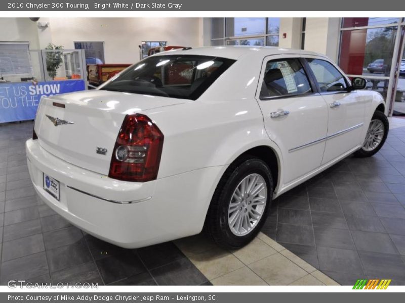Bright White / Dark Slate Gray 2010 Chrysler 300 Touring