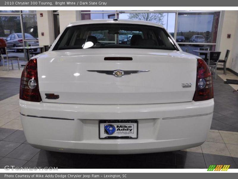 Bright White / Dark Slate Gray 2010 Chrysler 300 Touring