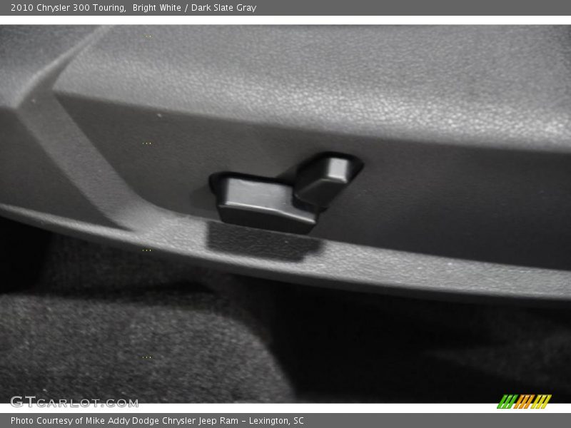 Bright White / Dark Slate Gray 2010 Chrysler 300 Touring