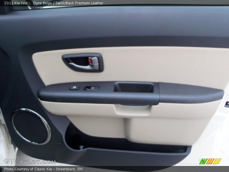 Dune Beige / Sand/Black Premium Leather 2011 Kia Soul !