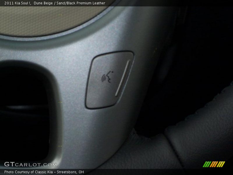 Dune Beige / Sand/Black Premium Leather 2011 Kia Soul !