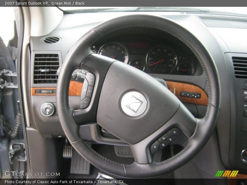 Ocean Mist / Black 2007 Saturn Outlook XR