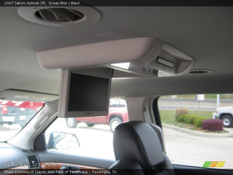 Ocean Mist / Black 2007 Saturn Outlook XR