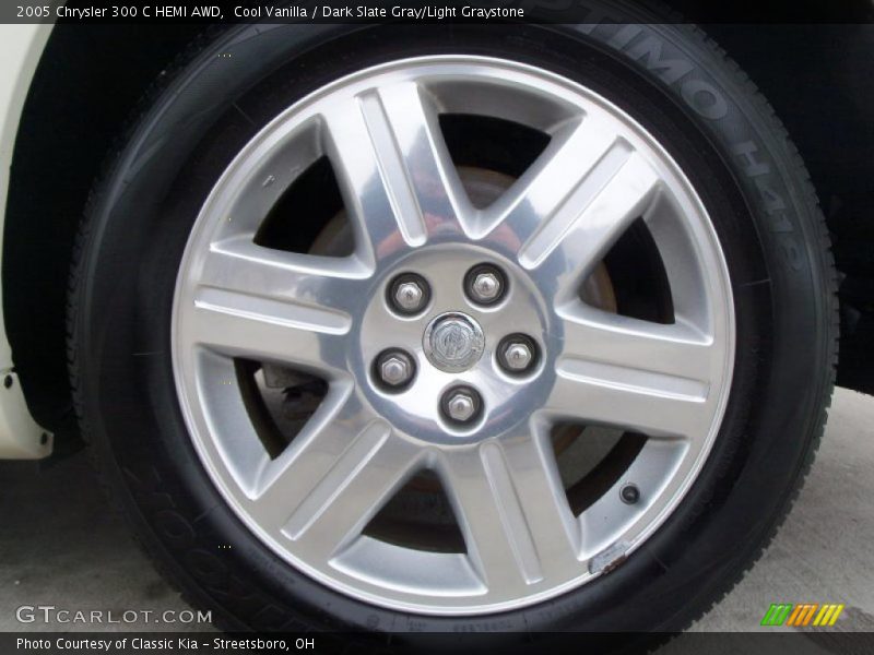  2005 300 C HEMI AWD Wheel
