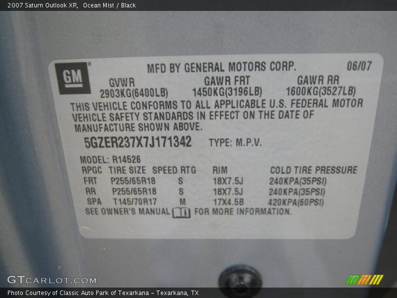 Ocean Mist / Black 2007 Saturn Outlook XR