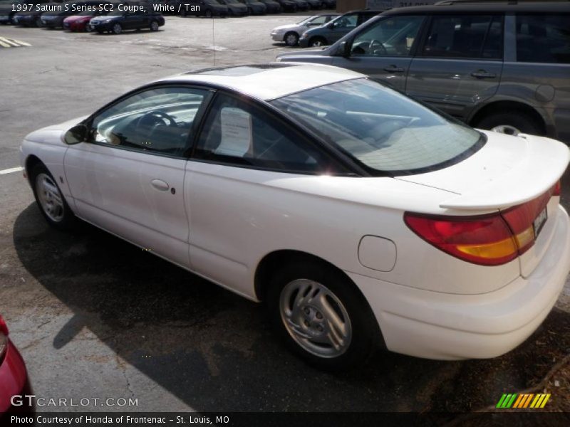 White / Tan 1997 Saturn S Series SC2 Coupe