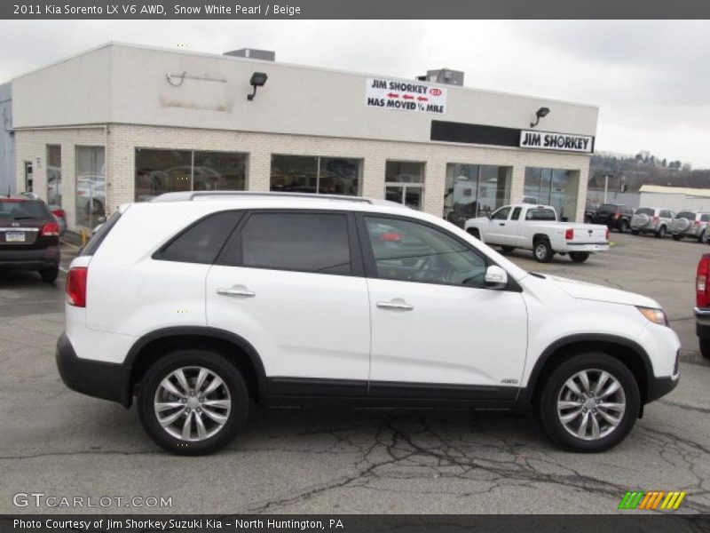 Snow White Pearl / Beige 2011 Kia Sorento LX V6 AWD