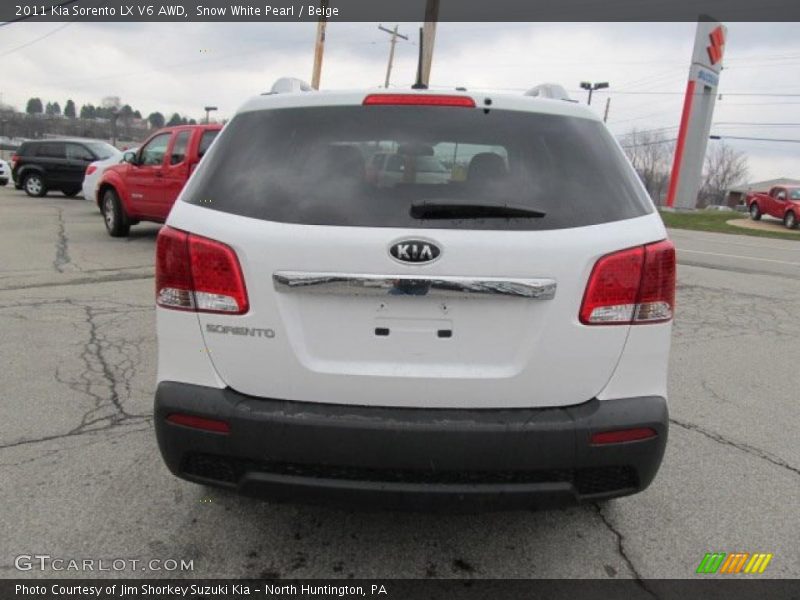 Snow White Pearl / Beige 2011 Kia Sorento LX V6 AWD