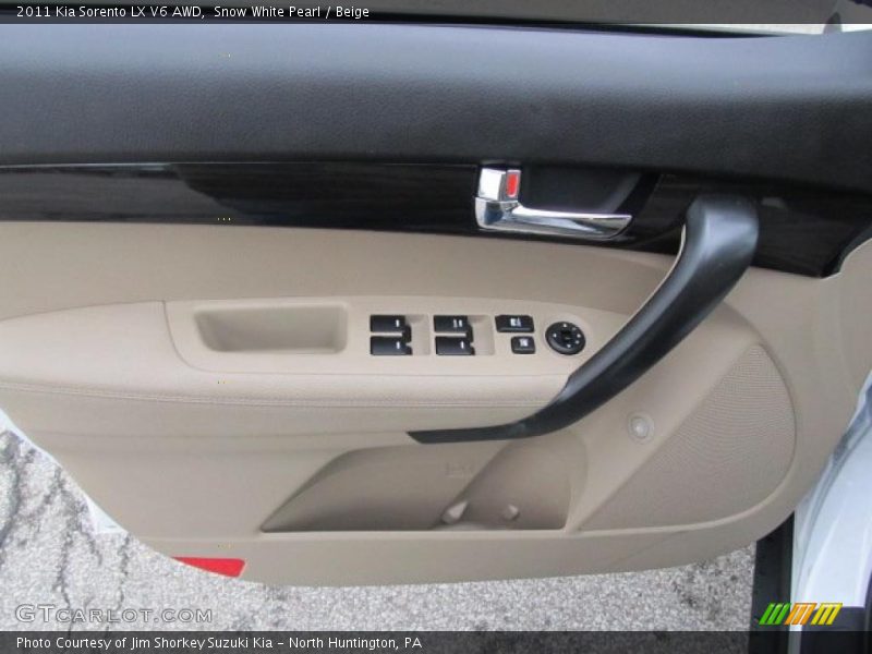 Snow White Pearl / Beige 2011 Kia Sorento LX V6 AWD