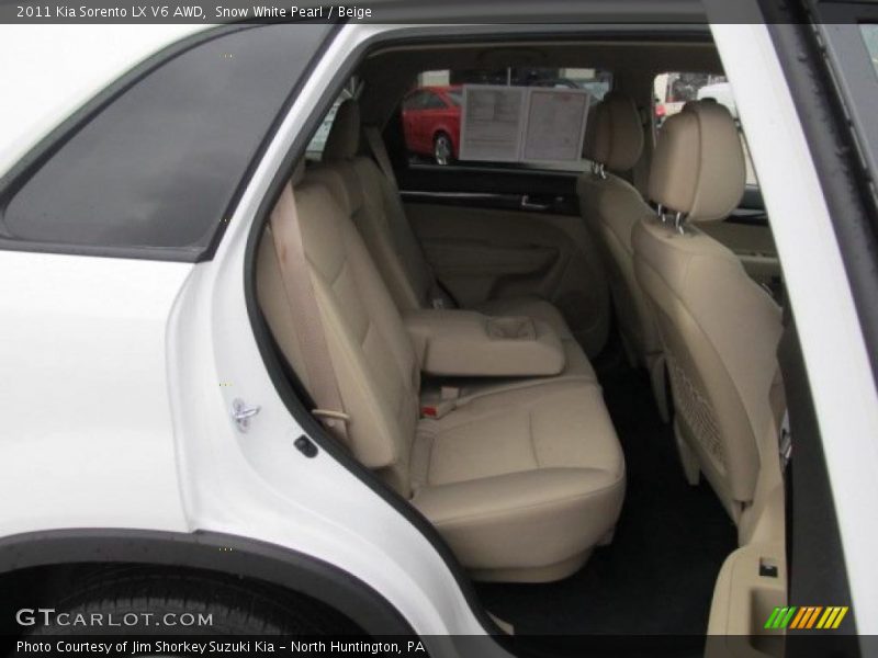 Snow White Pearl / Beige 2011 Kia Sorento LX V6 AWD