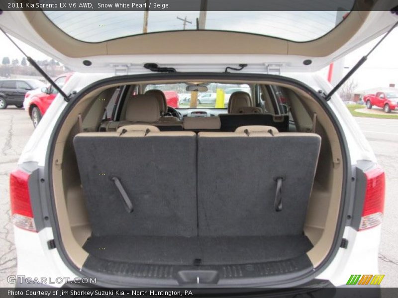 Snow White Pearl / Beige 2011 Kia Sorento LX V6 AWD