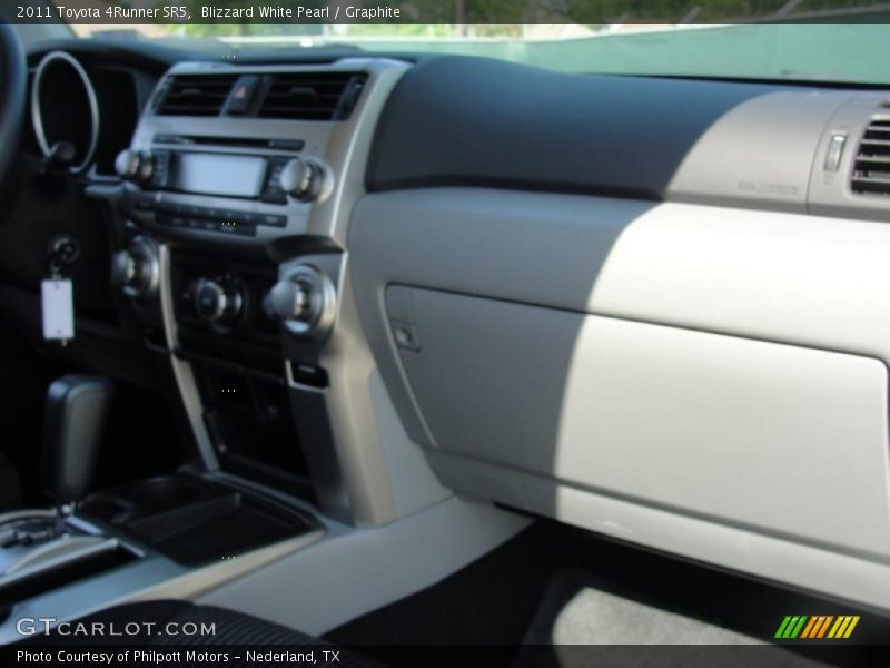 Blizzard White Pearl / Graphite 2011 Toyota 4Runner SR5